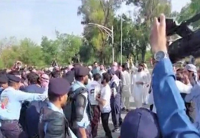 راهپیمایی به سوی سفارت آمریکا در اسلام آباد