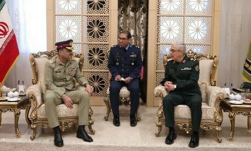 گفتگوی تلفنی فرمانده ارتش پاکستان با سرلشکر محمد باقری