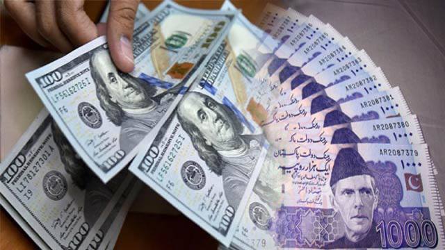 روپیه در مقابل دلار تقویت شد.