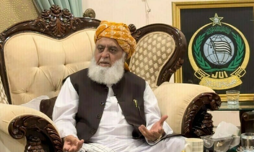 مولوی فضل الرحمن؛ رئیس حزب جمعیت علمای اسلام شاخه فضل و شخصیت سیاسی تاثیر گذار در  پاکستان در خطر است