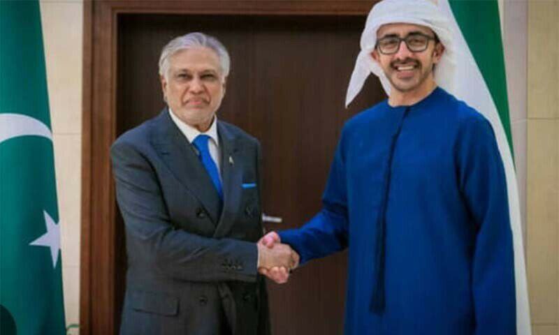 شیخ عبدالله بن زاید آل نهیان، معاون نخست وزیر و  وزیر امور خارجه امارات در بدو ورود به اسلام آباد مورد استقبال اسحاق دار همتای پاکستانی قرار گرفت.