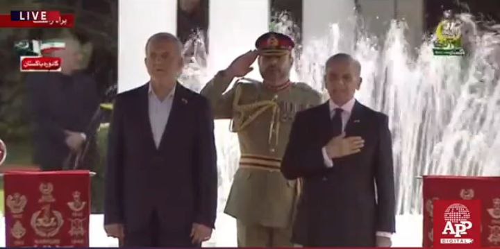 مراسم استقبال رسمی از دکتر مسعود پزشکیان؛ رئیس جمهور ایران در کاخ نخست وزیری پاکستان در اسلام آباد لحظاتی پیش آغاز شده است