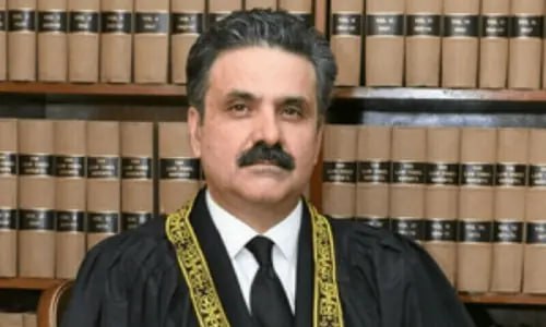سخنان مهم قاضی ارشد پاکستان: از بررسی ۶۵ شکایت علیه قضات تا برنامه‌های هوش مصنوعی برای دادگاه!