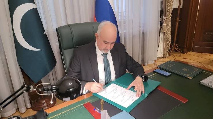 سفیر پاکستان در مسکو: اسلام‌آباد آماده میانجی‌گری میان ایران و آمریکا است