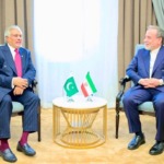 دیدار اسحاق دار با عباس عراقچی، وزیر امور خارجه ایران / گفتگو درباره آخرین تحولات منطقه‌ای