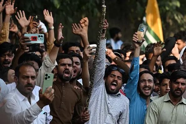 تنش و درگیری در کشمیر تحت کنترل پاکستان؛ ادعای کشته شدن چند معترض و زخمی شدن نیروهای پلیس