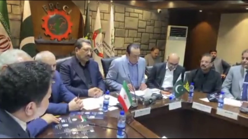 دیدار وزیر صمت ایران با فدراسیون اتاق‌های بازرگانی پاکستان در اسلام‌آباد