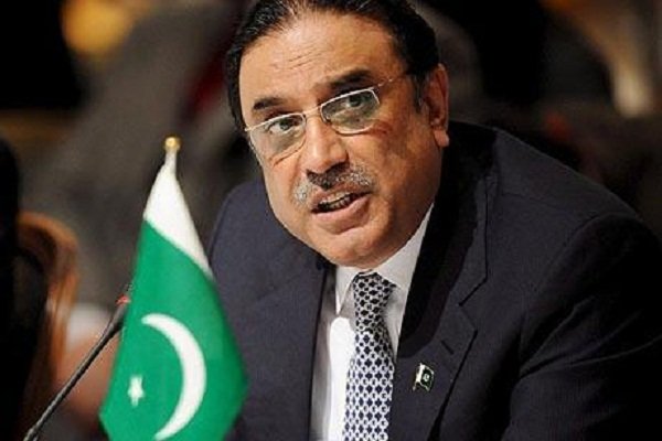 «آصف‌علی زرداری» رئیس‌جمهور پاکستان با استناد به اصل ۲۳۲ قانون اساسی این کشور و بنا به پیشنهاد رسمی «شهباز شریف» نخست‌وزیر، در ایالت پشتون نشین خیبرپختونخواه وضعیت اضطراری اعلام کرد.